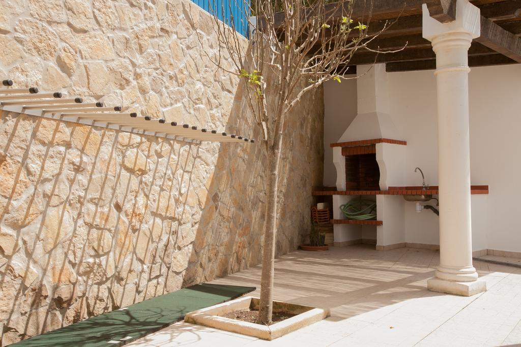 Ericeira Chill Hill Hostel & Private Rooms - Sea Food Exterior photo