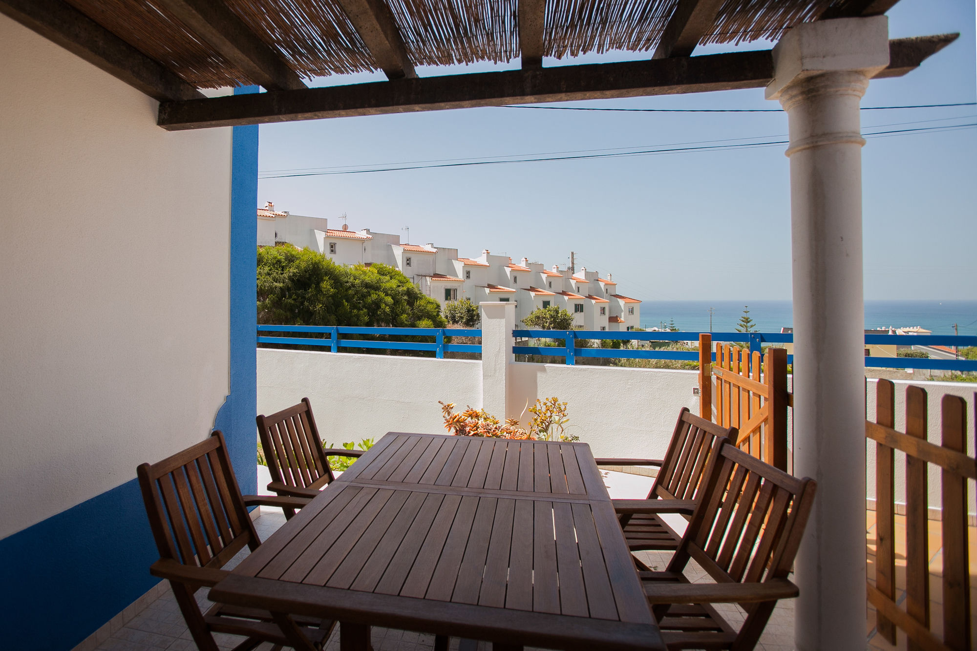 Ericeira Chill Hill Hostel & Private Rooms - Sea Food Exterior photo